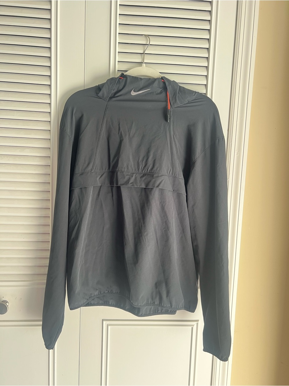 Men’s Small Nike Running Division Black Packable Windrunner Jacket